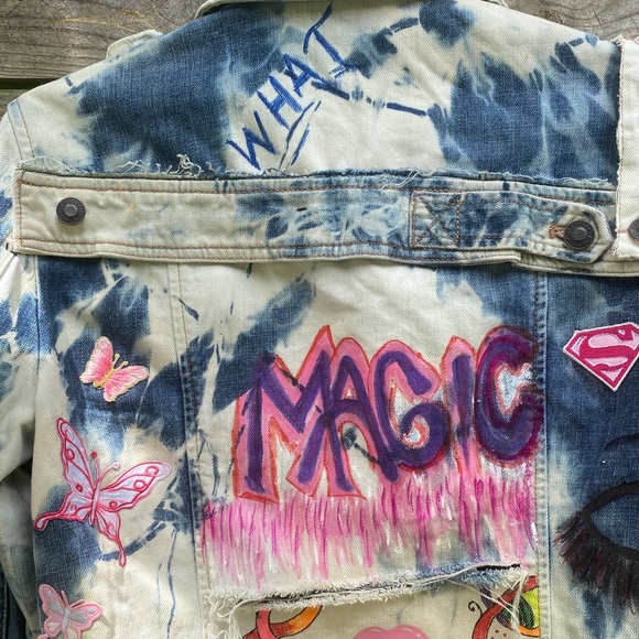 Custom hand painted Cropped Jean Jacket - Picture 11 of 16
